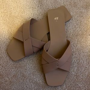 Womens sandals size 8 fit more like an 8.5. Brand new never worn.